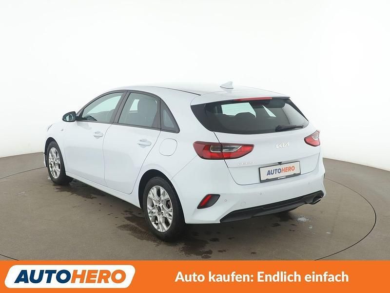 Gebraucht Kia Ceed Edition 7 120 PS (88 kW) 2022 Weiß Kleinwagen