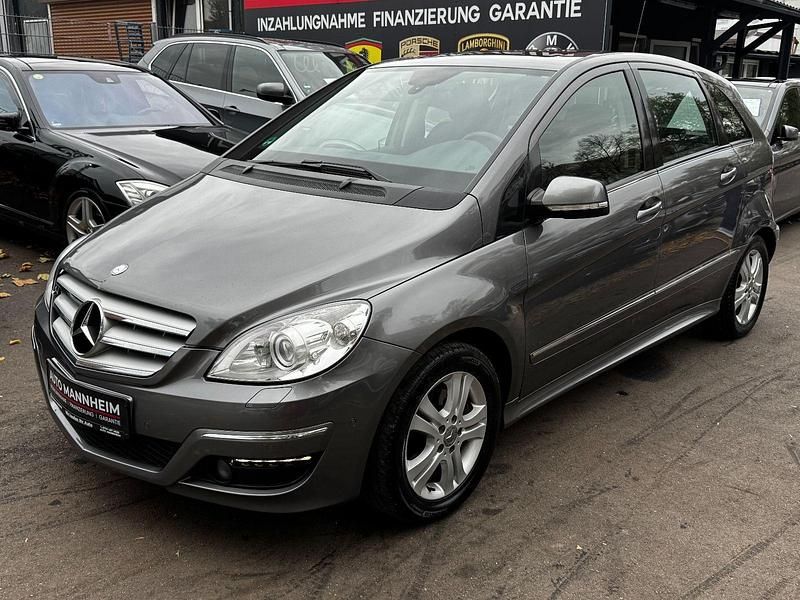 Gebraucht Mercedes B200 Edition 136 PS (100 kW) 2008 Braun Van / Kleinbus