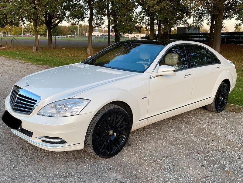 Weiß Gebraucht 2010 Mercedes S320 Limousine | 22.000 € - Bild 1/4