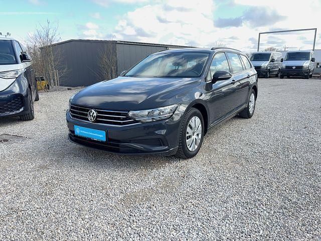 Gebraucht VW Passat Basis 150 PS (110 kW) 2020 Uranograu Kombi