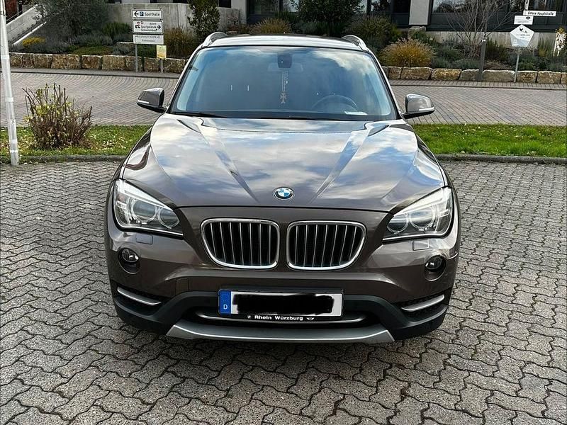 Braun Gebraucht 2012 BMW X1 Sport Line SUV | 9.800 € (Fairer Preis) - Bild 1/4