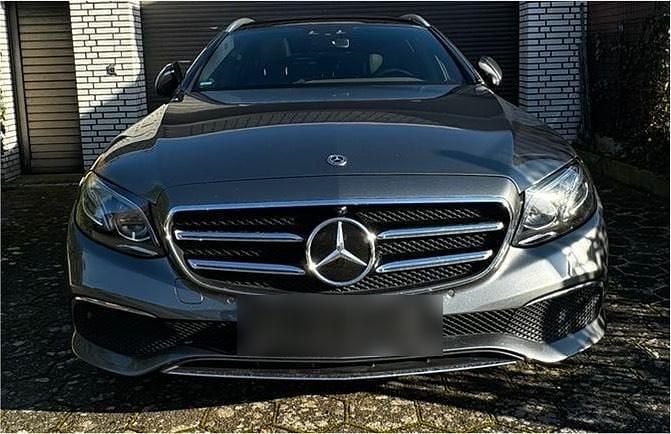 Grau Gebraucht 2019 Mercedes E400 Sportline Kombi | 23.999 € (Superpreis) - Bild 1/4
