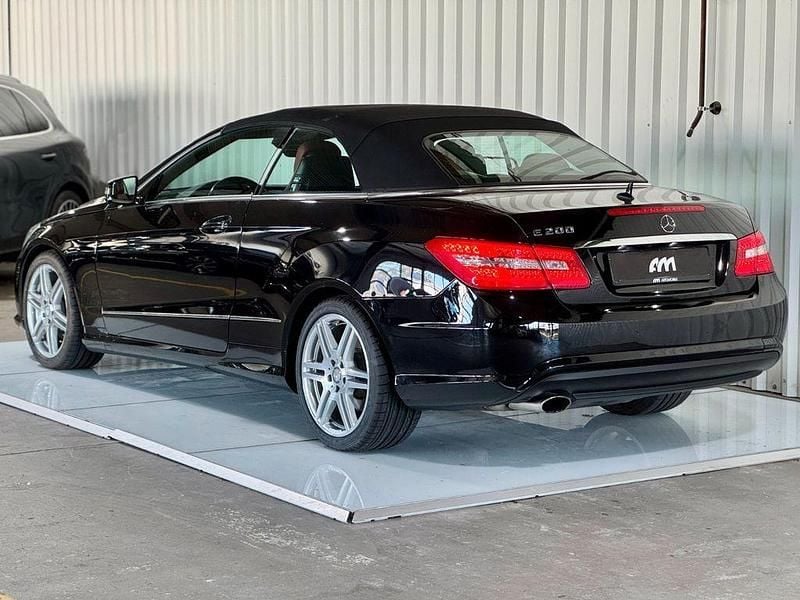 Gebraucht Mercedes E200 184 PS (135 kW) 2012 Schwarz Cabrio