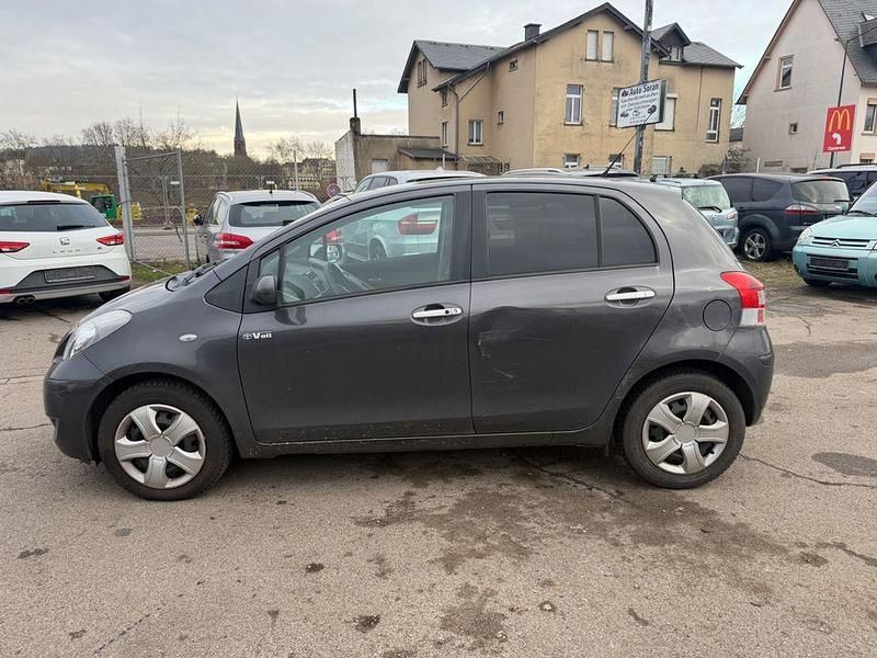 Gebraucht Toyota Yaris Edition 99 PS (72 kW) 2011 Grau Kleinwagen