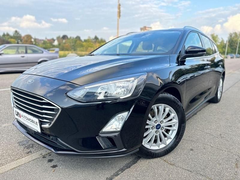 Schwarz Gebraucht 2019 Ford Focus Titanium Limousine | 10.999 € (Superpreis) - Bild 1/4