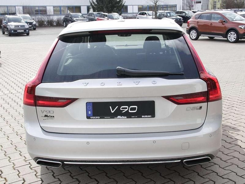 Gebraucht Volvo V90 Inscription 235 PS (172 kW) 2016 Bright silver Kombi