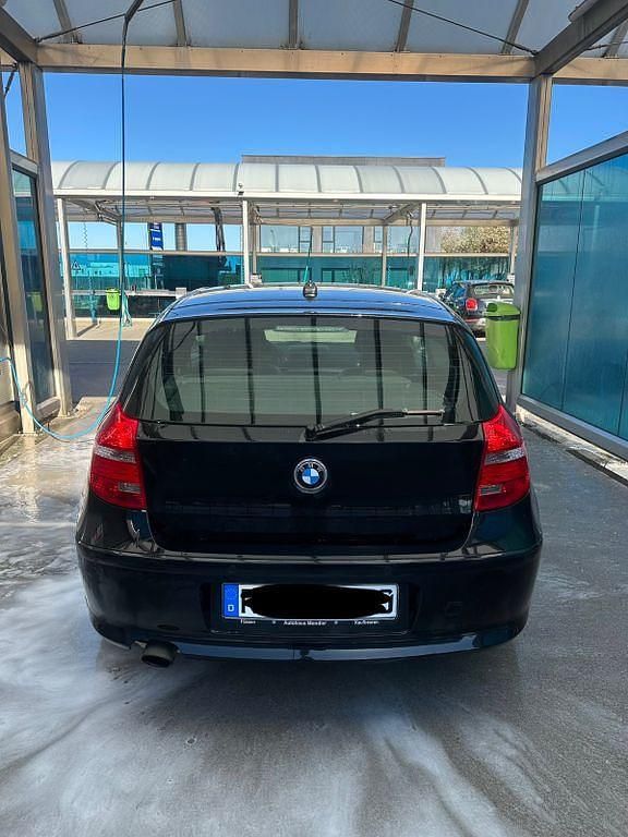 Gebraucht BMW 120 170 PS (125 kW) 2009 Schwarz Kleinwagen
