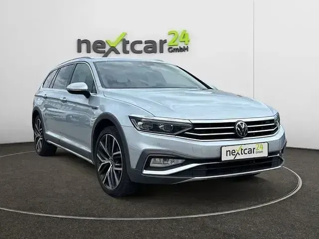 Usata VW Passat Alltrack 200 CV (147 kW) 2022 Argento Station wagon