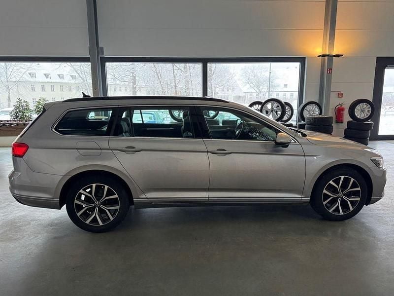 Gebraucht VW Passat Business 200 PS (147 kW) 2022 Silber Kombi