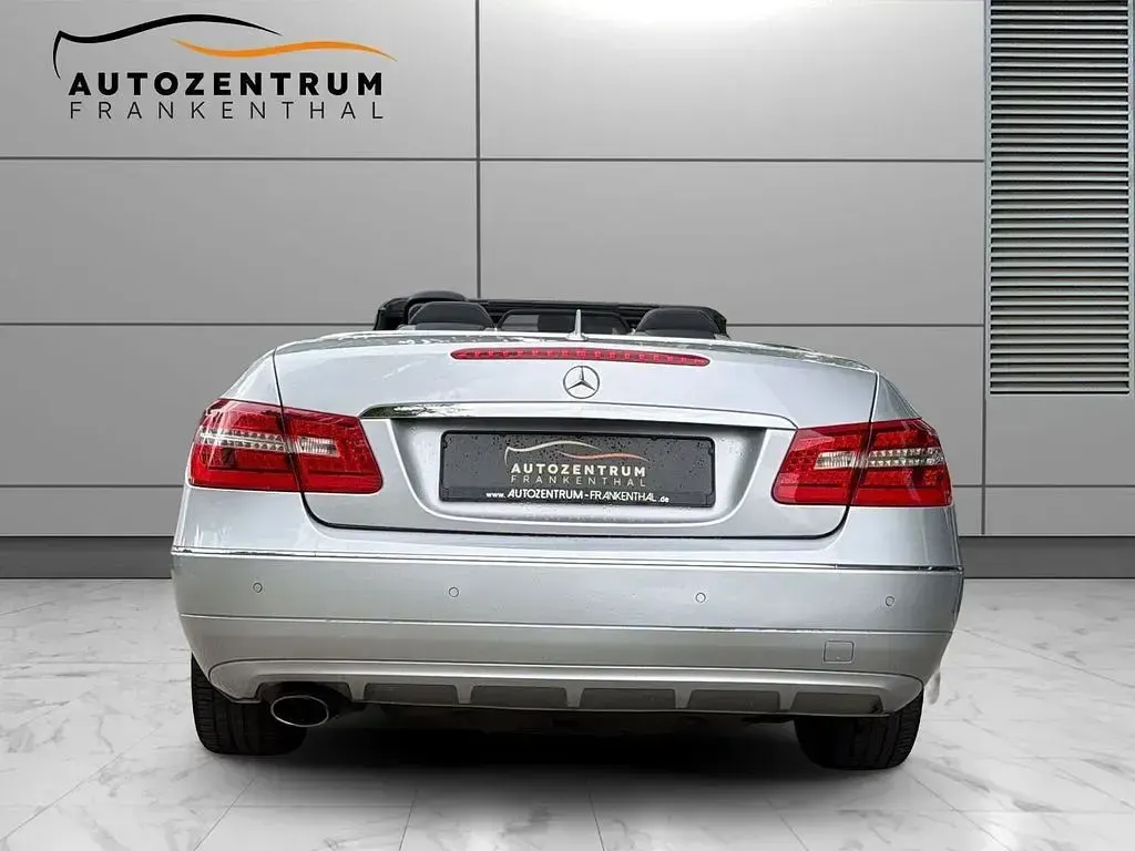 Gebraucht Mercedes E250 204 PS (150 kW) 2012 Silber Cabrio