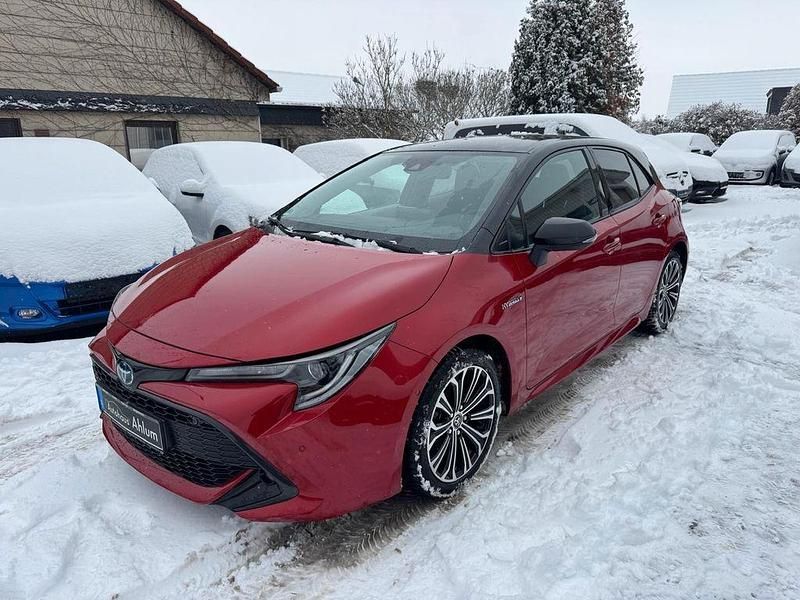 Gebraucht Toyota Corolla Hybrid Club 98 PS (72 kW) 2019 Rot Limousine