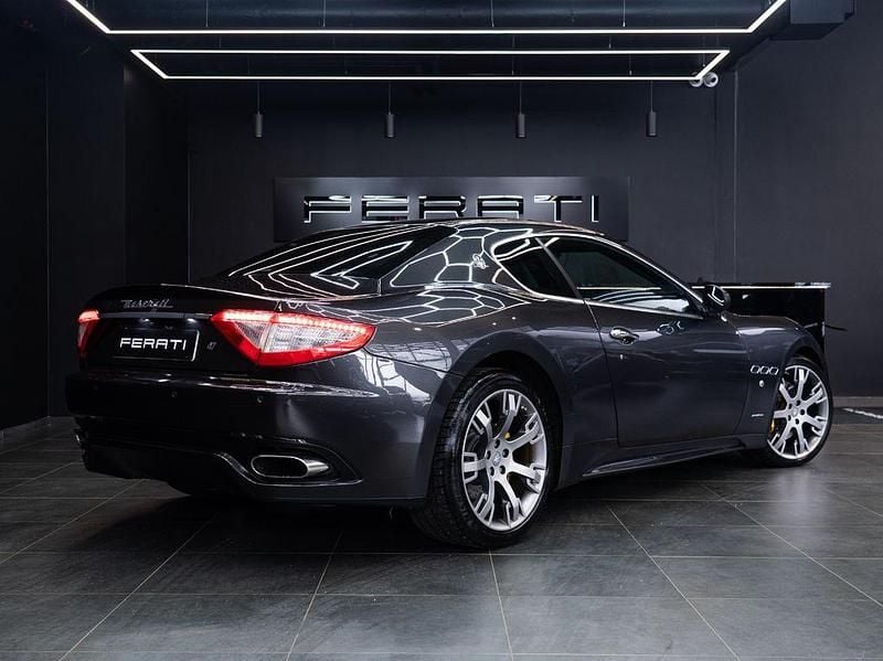 Gebraucht Maserati Granturismo 460 PS (338 kW) 2012 Grau Coupé