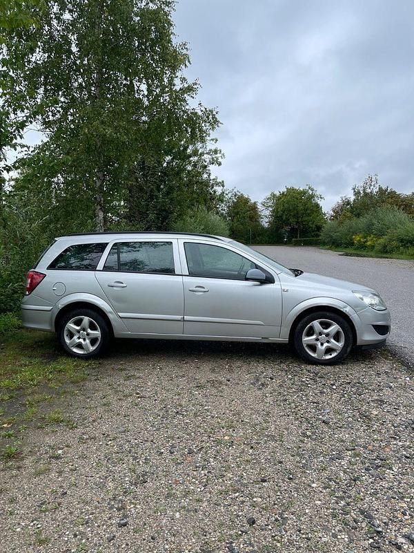 Gebraucht Opel Astra 110 PS (80 kW) 2007 Silber Kombi