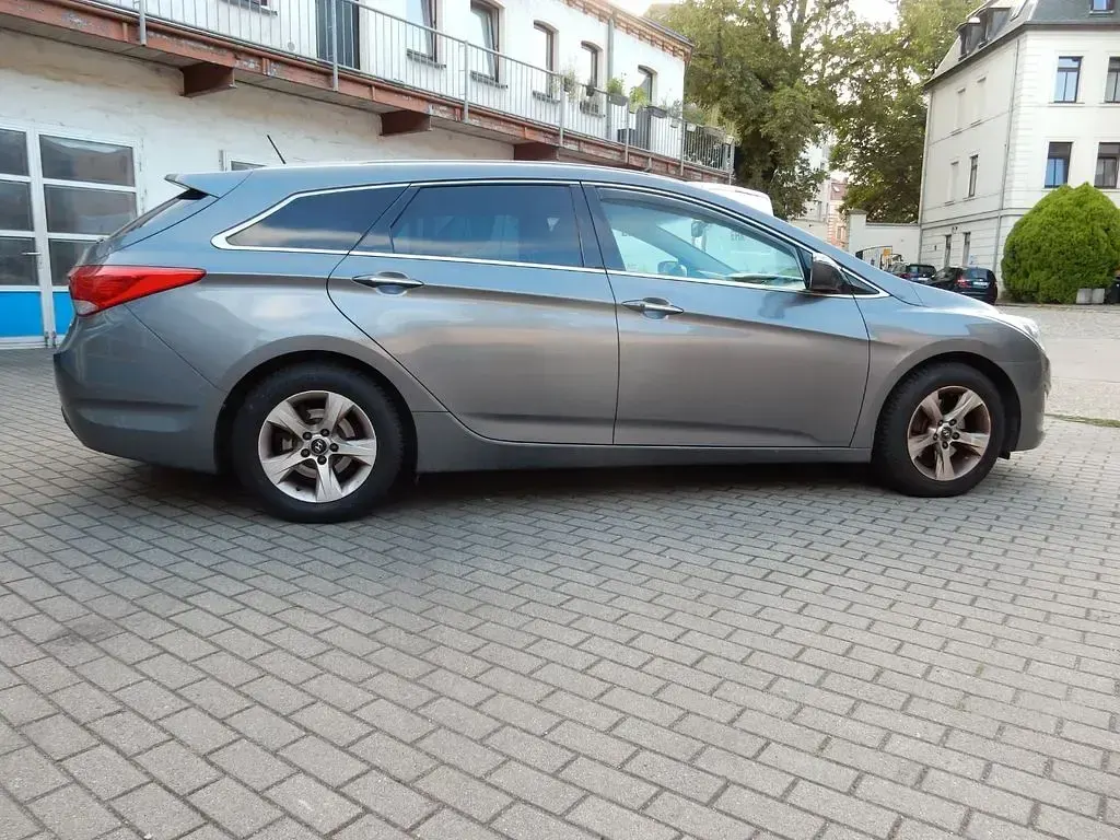 Gebraucht Hyundai i40 Style 177 PS (130 kW) 2011 Silber Kombi