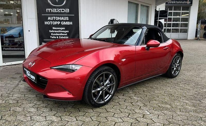 Gebraucht Mazda MX5 Sports-Line 160 PS (117 kW) 2017 Rubinrot Cabrio