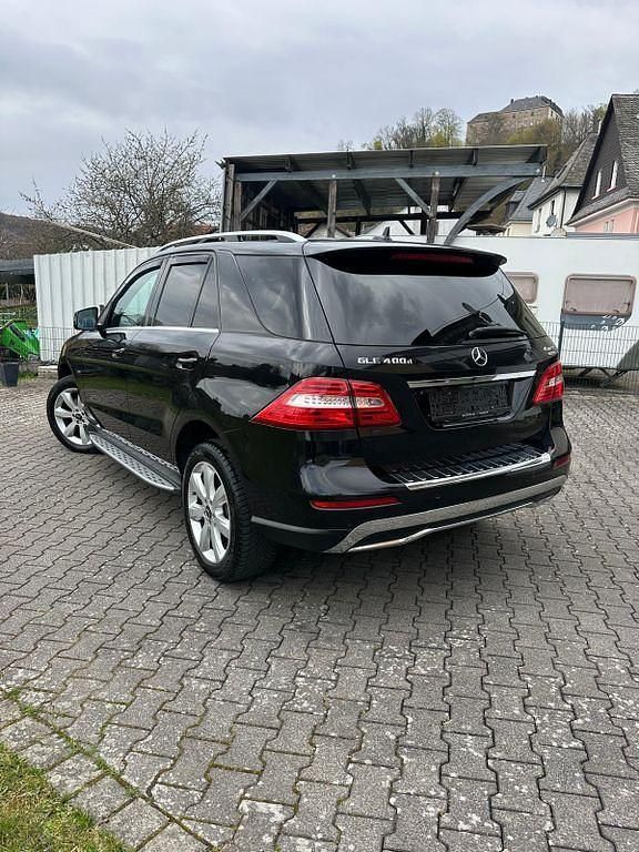 Gebraucht Mercedes ML350 258 PS (189 kW) 2012 Schwarz SUV