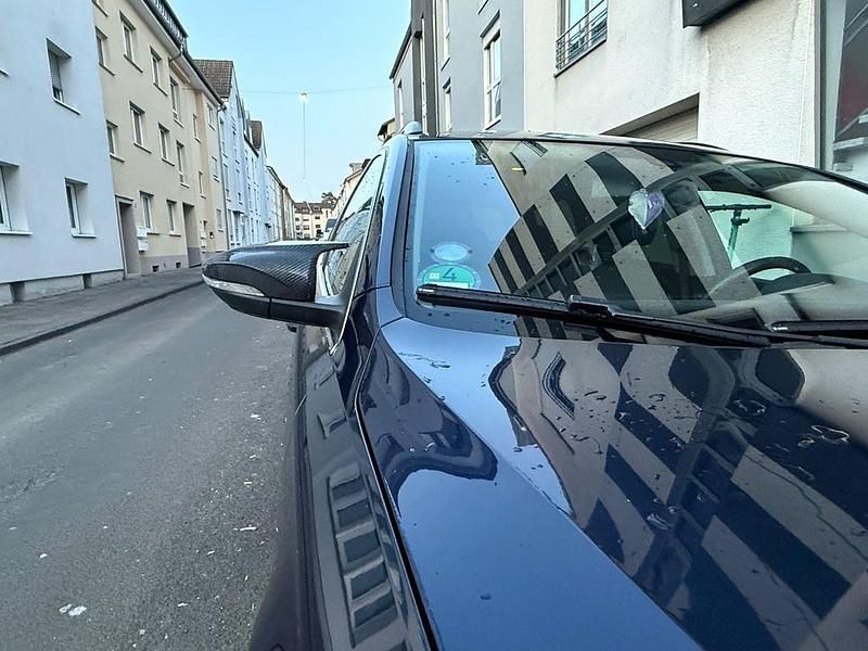 Gebraucht VW Passat Highline 140 PS (102 kW) 2013 Blau Limousine