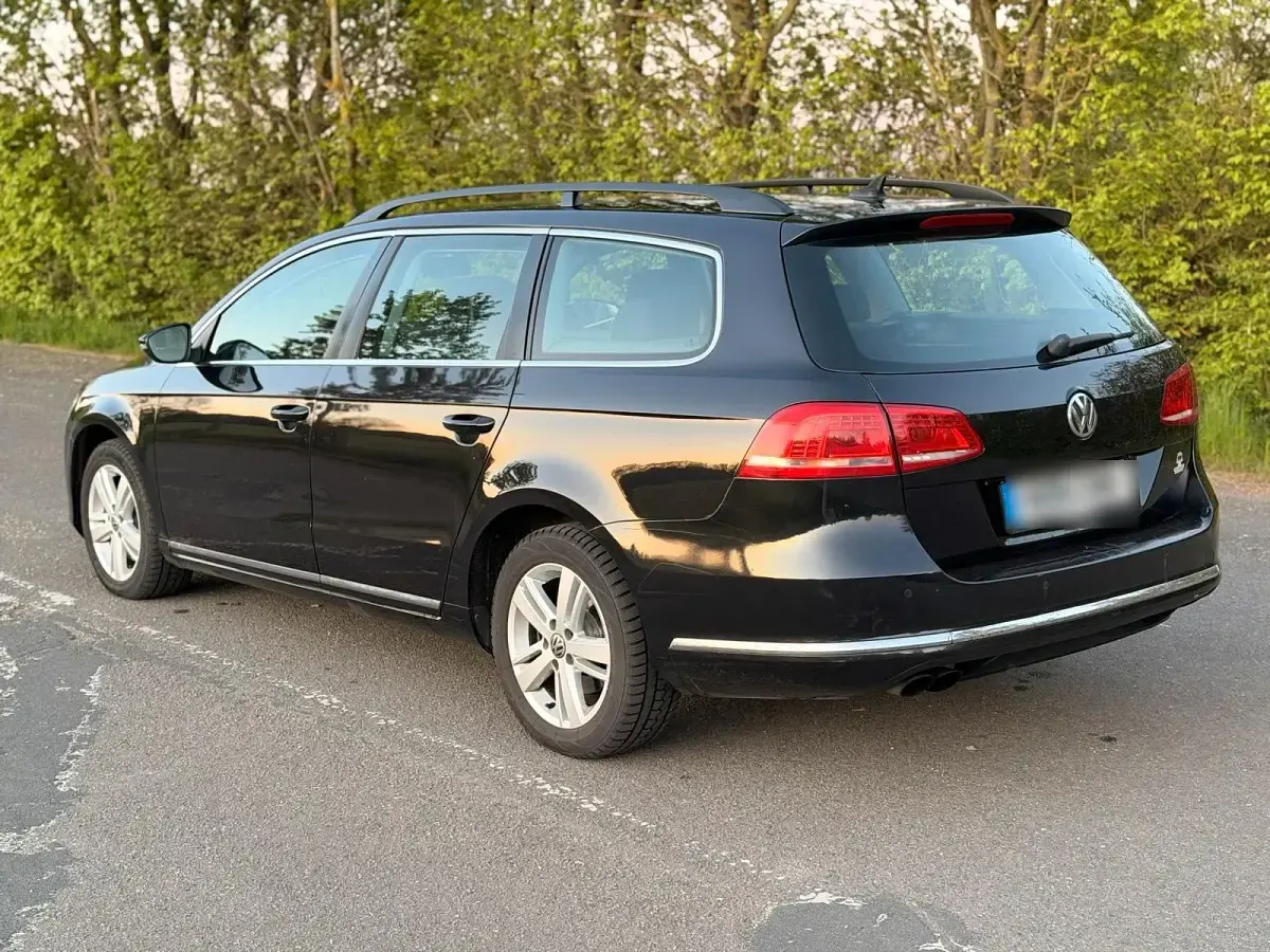 Gebraucht VW Passat Highline 140 PS (102 kW) 2012 Schwarz Kombi