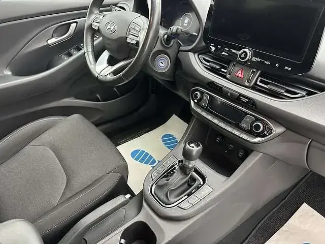 Gebraucht Hyundai i30 Intro Edition 159 PS (116 kW) 2020 Weiß metallic