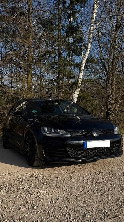 Schwarz Gebraucht 2016 VW Golf VII GTD Limousine | 11.990 € (Guter Preis) - Bild 1/4