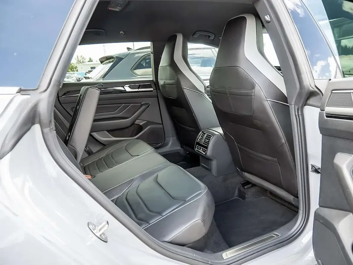 Gebraucht VW Arteon R-line 190 PS (139 kW) 2023 Mondstein grau Kombi