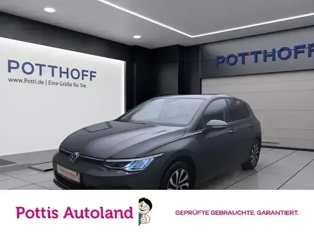 Gebraucht VW Golf VII Active 110 PS (80 kW) 2021 Kleinwagen