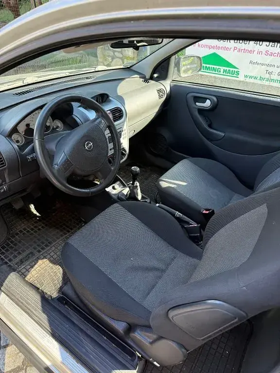 Gebraucht Opel Corsa 80 PS (58 kW) 2006 Silber Kleinwagen