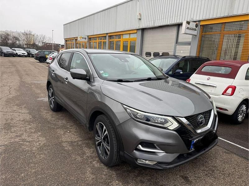 Grau Gebraucht 2020 Nissan Qashqai N-Connecta SUV | 18.790 € (Guter Preis) - Bild 1/4