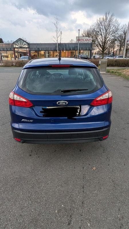 Gebraucht Ford Focus Champions Edition 95 PS (69 kW) 2014 Blau Kombi