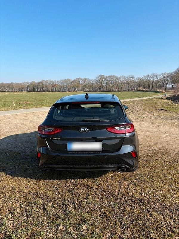 Gebraucht Kia Ceed Vision 160 PS (117 kW) 2021 Schwarz Kleinwagen
