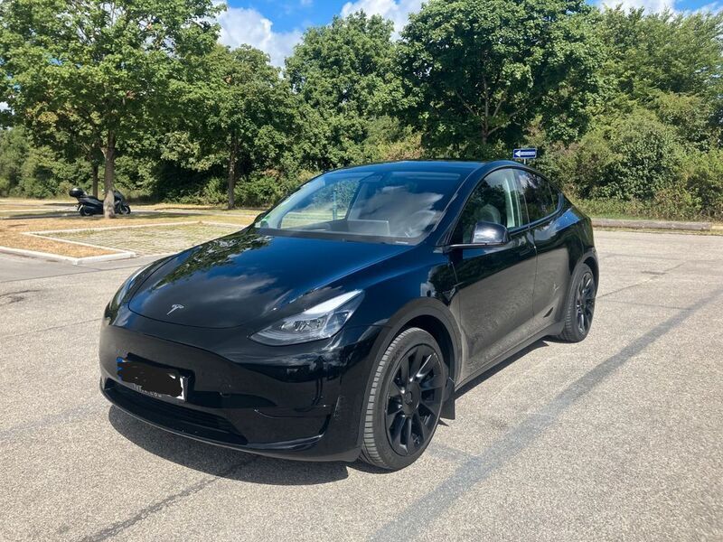 Schwarz Gebraucht 2023 Tesla Model Y SUV | 33.799 € (Etwas zu teuer) - Bild 1/4