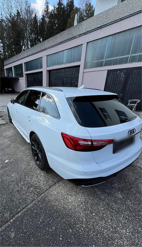 Second-hand Audi A4 Basis 150 CP (110 kW) 2020 Alb Break