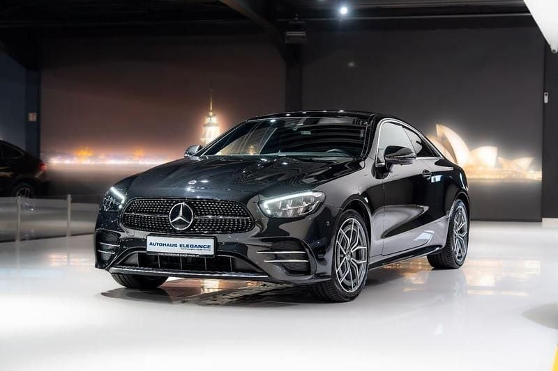 Grau Gebraucht 2022 Mercedes E200 AMG line Coupé | 43.980 € (Guter Preis) - Bild 1/4