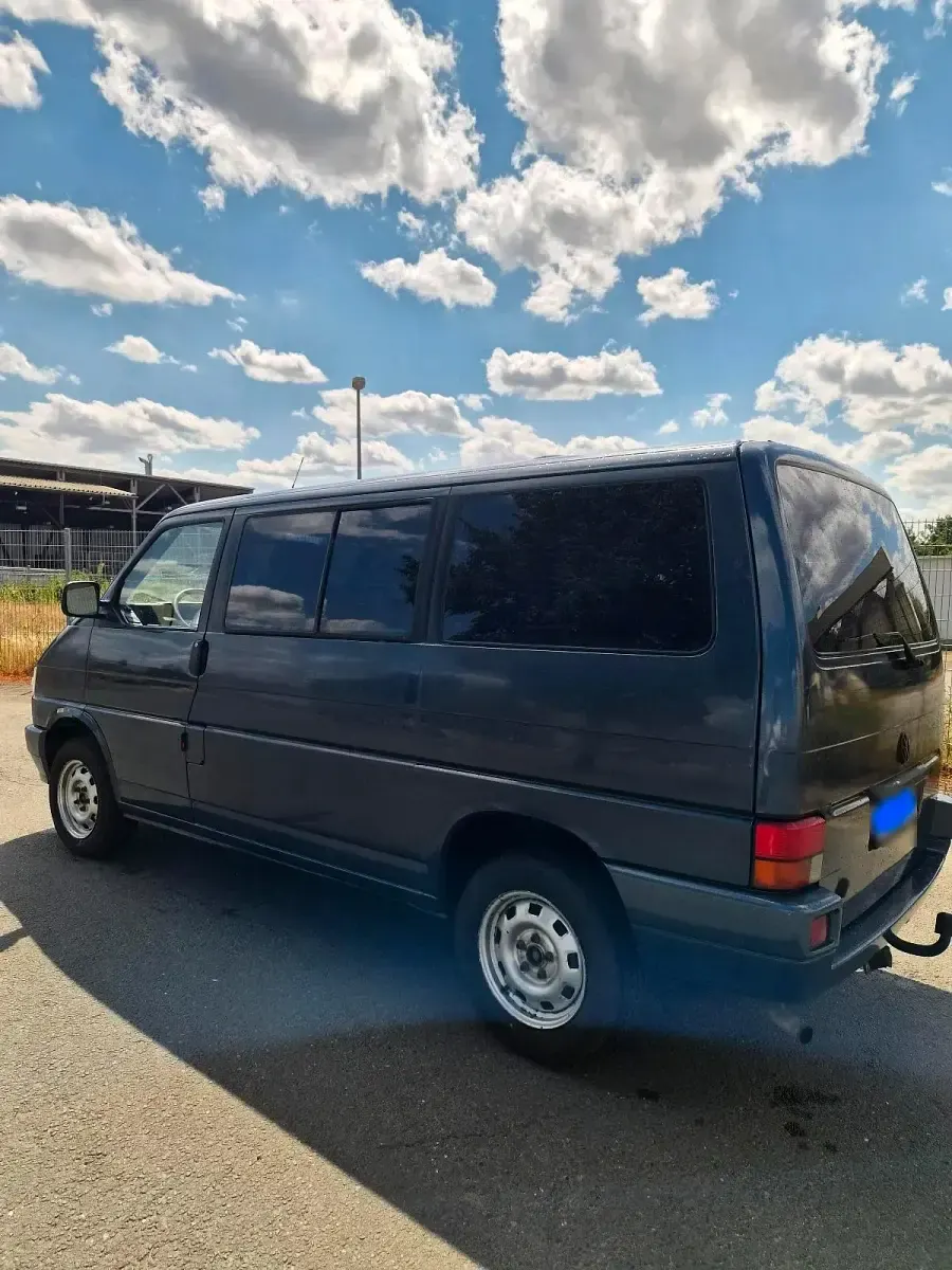 Gebraucht VW T4 78 PS (57 kW) 1993 Blau Van