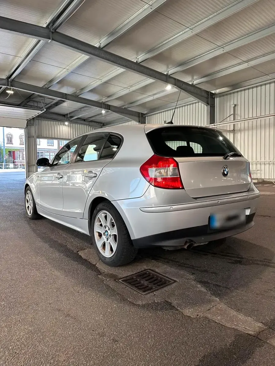 Gebraucht BMW 118 143 PS (105 kW) 2007 Silber Kleinwagen