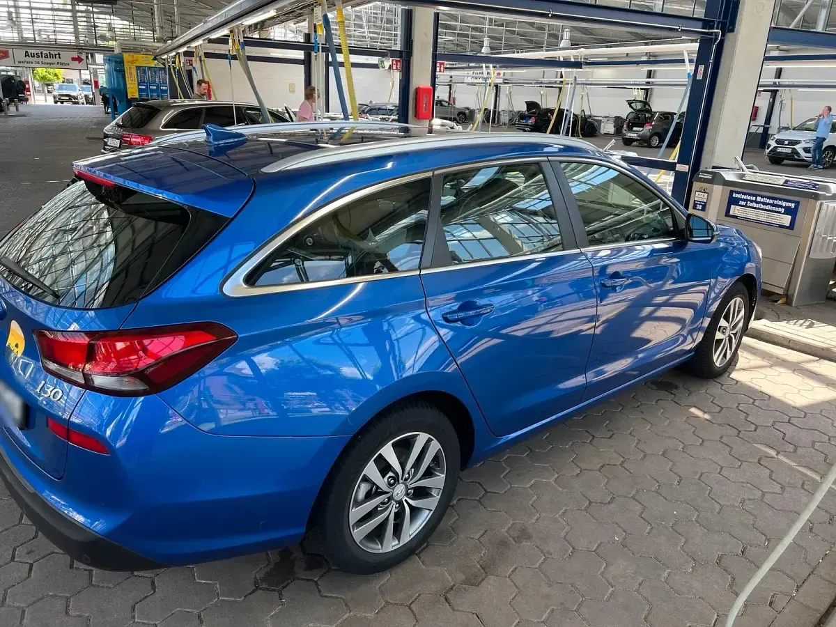 Gebraucht Hyundai i30 140 PS (102 kW) 2019 Blau Kombi