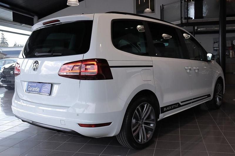 Gebraucht VW Sharan 150 PS (110 kW) 2020 Pure white Van / Kleinbus