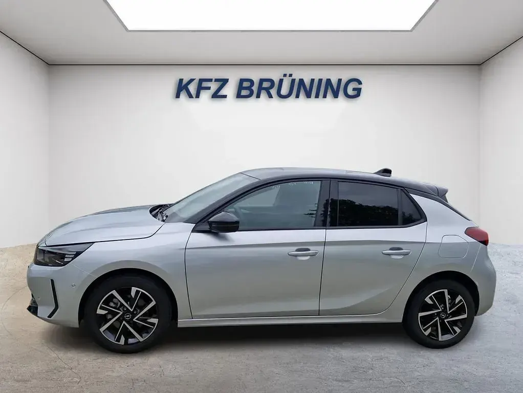 Gebraucht Opel Corsa 101 PS (74 kW) 2025 Kristall silber metallic / (metallic) Kleinwagen