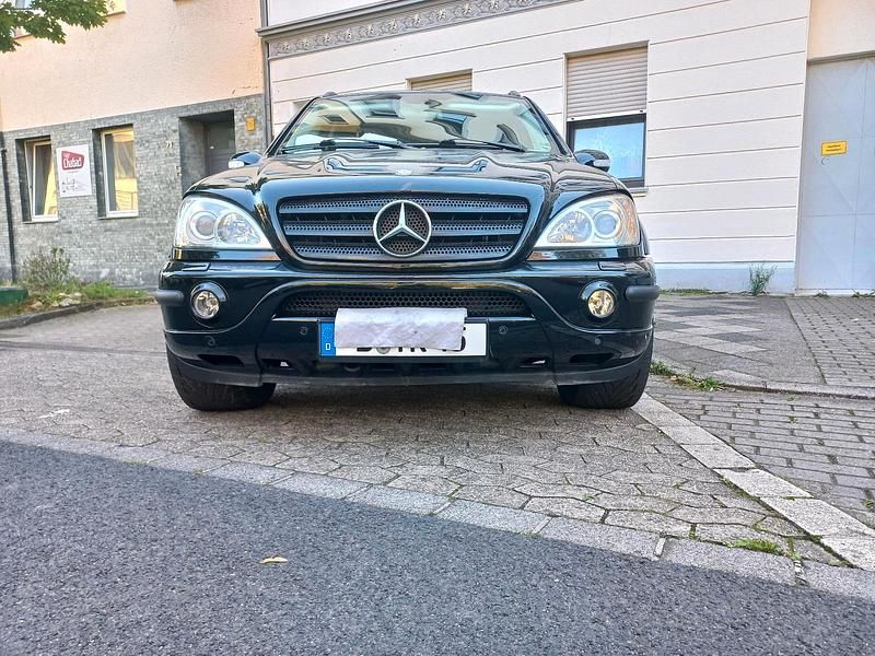 Schwarz Gebraucht 2001 Mercedes ML55 AMG AMG SUV | 12.000 € (Superpreis) - Bild 1/4