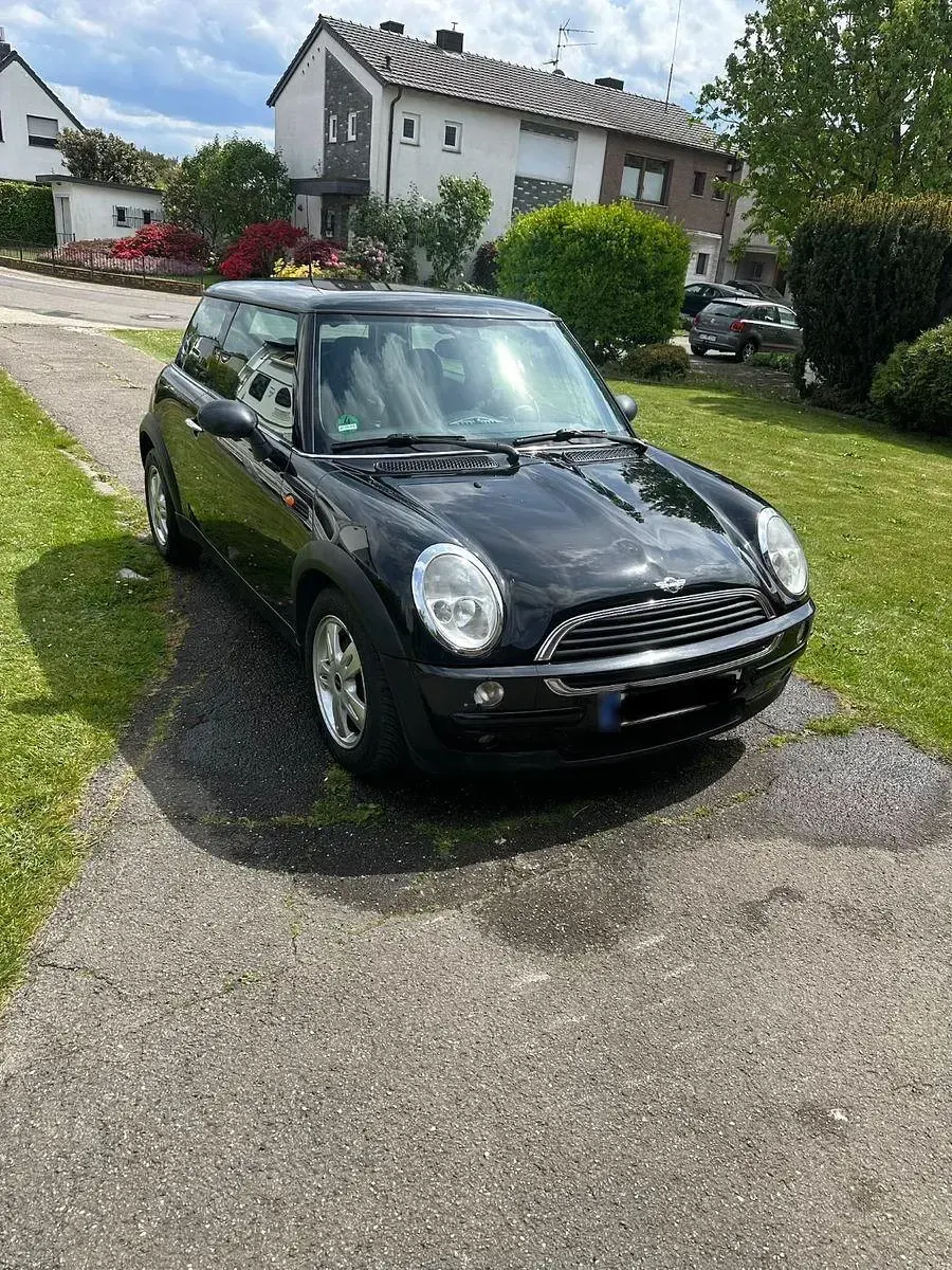 Used Mini ONE 90 HP (66 kW) 2002 Black Hatchback