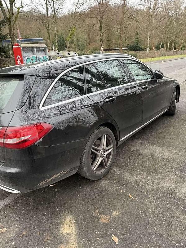 Schwarz Gebraucht 2017 Mercedes C200 Kombi | 14.900 € (Guter Preis) - Bild 1/4