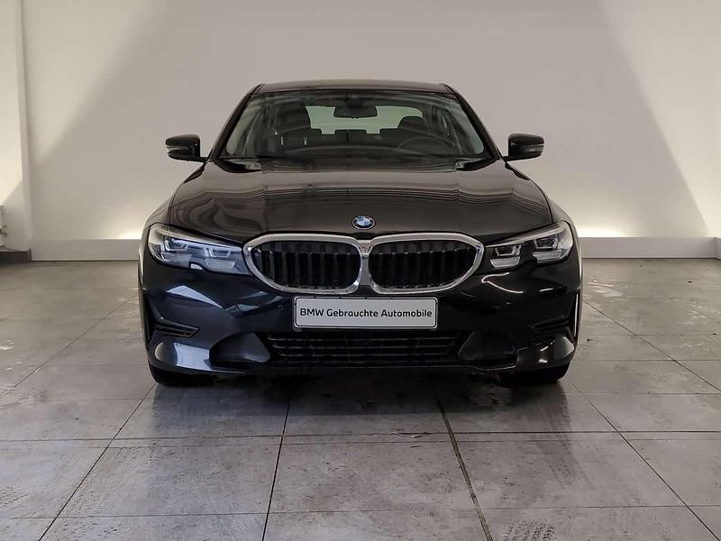 Gebraucht BMW 320 Advantage 190 PS (139 kW) 2022 Schwarz Limousine