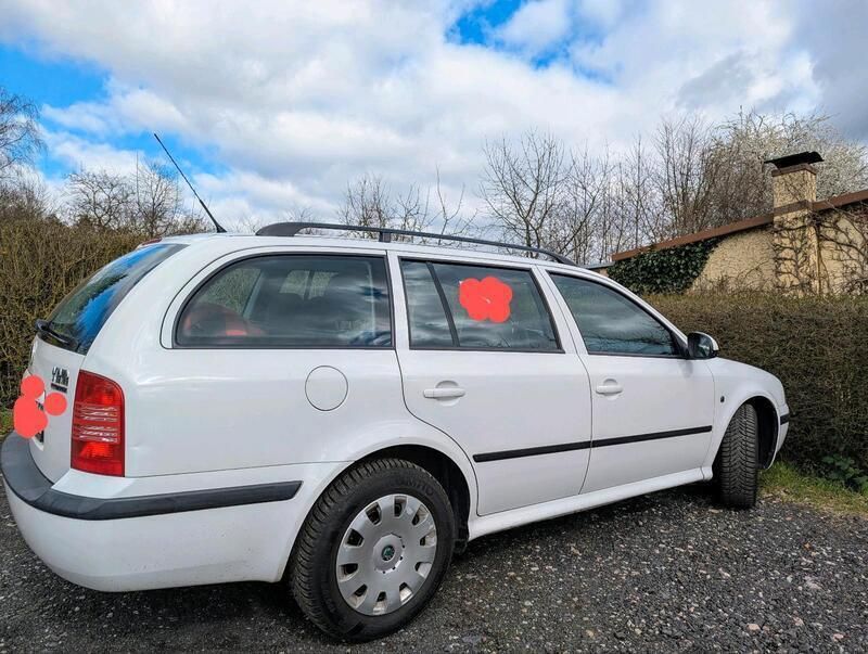 Weiß Gebraucht 2009 Skoda Octavia Kombi | 4.999 € (Fairer Preis) - Bild 1/4