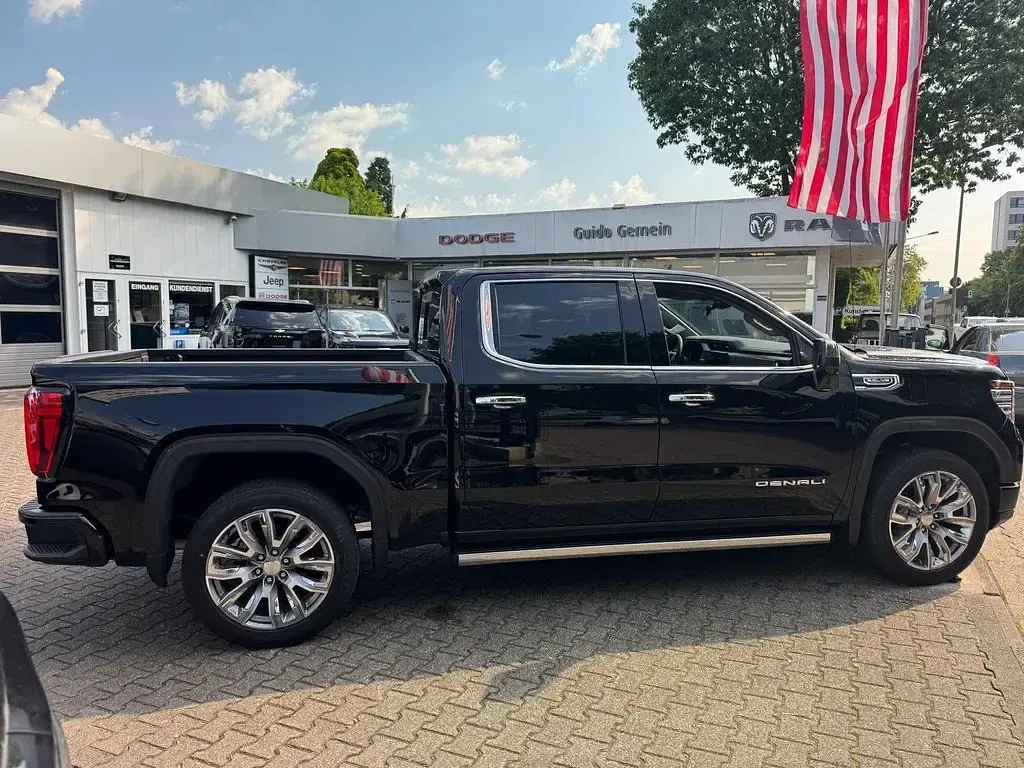 Neu GMC Sierra 426 PS (313 kW) 2026 Schwarz Pickup