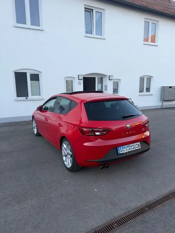 Gebraucht Seat Leon FR 179 PS (131 kW) 2016 Rot Limousine