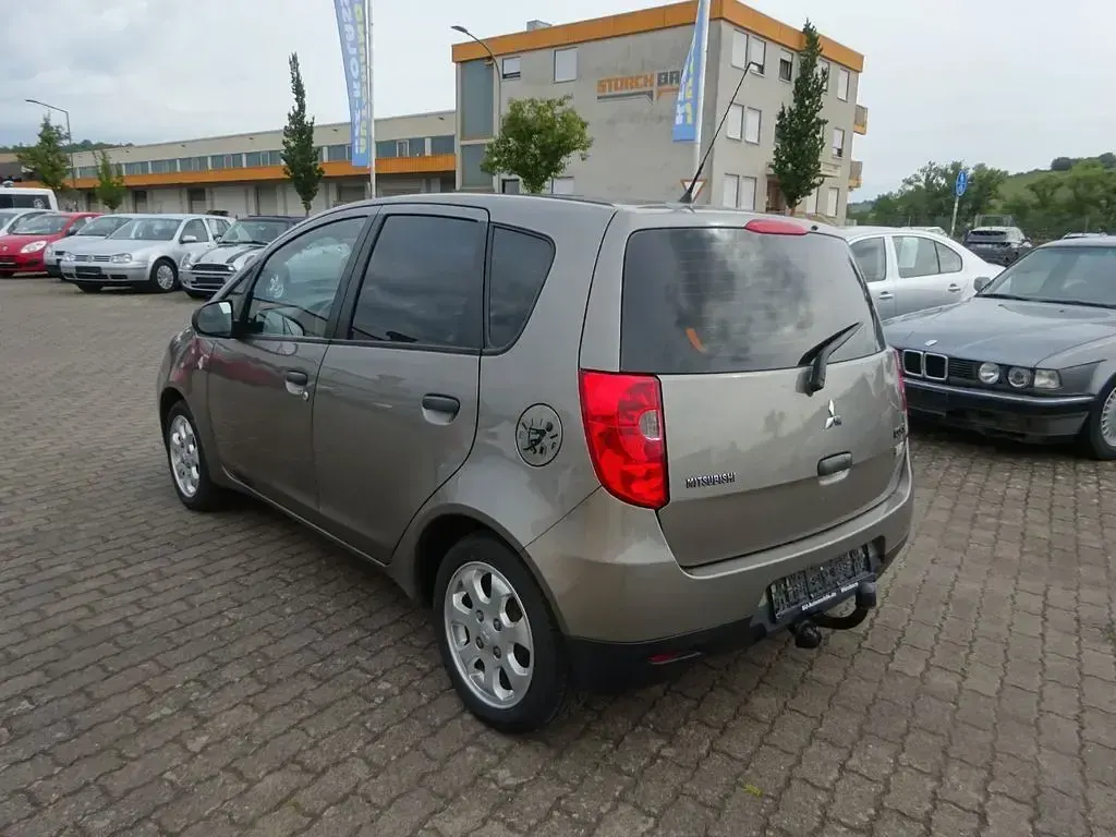 Gebraucht Mitsubishi Colt 75 PS (55 kW) 2010 Grau Kleinwagen