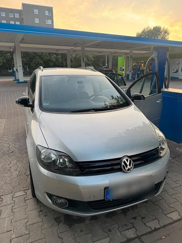 Silber Gebraucht 2013 VW Golf VI Limousine | 5.990 € (Fairer Preis) - Bild 1/4