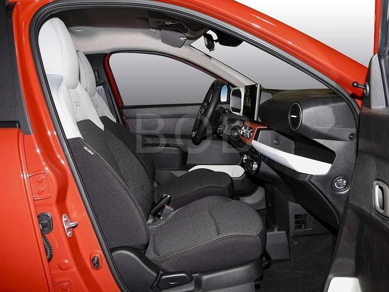 Nouă Dacia Spring Expression 33 kW (45 CP) 2025 Roșu Hatchback