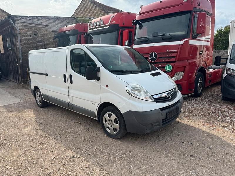 Weiß Gebraucht 2012 Opel Vivaro Van | 4.999 € (Superpreis) - Bild 1/4