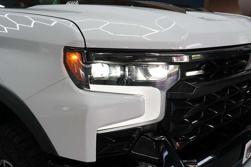 Neu Chevrolet Silverado 426 PS (313 kW) 2025 Weiß SUV